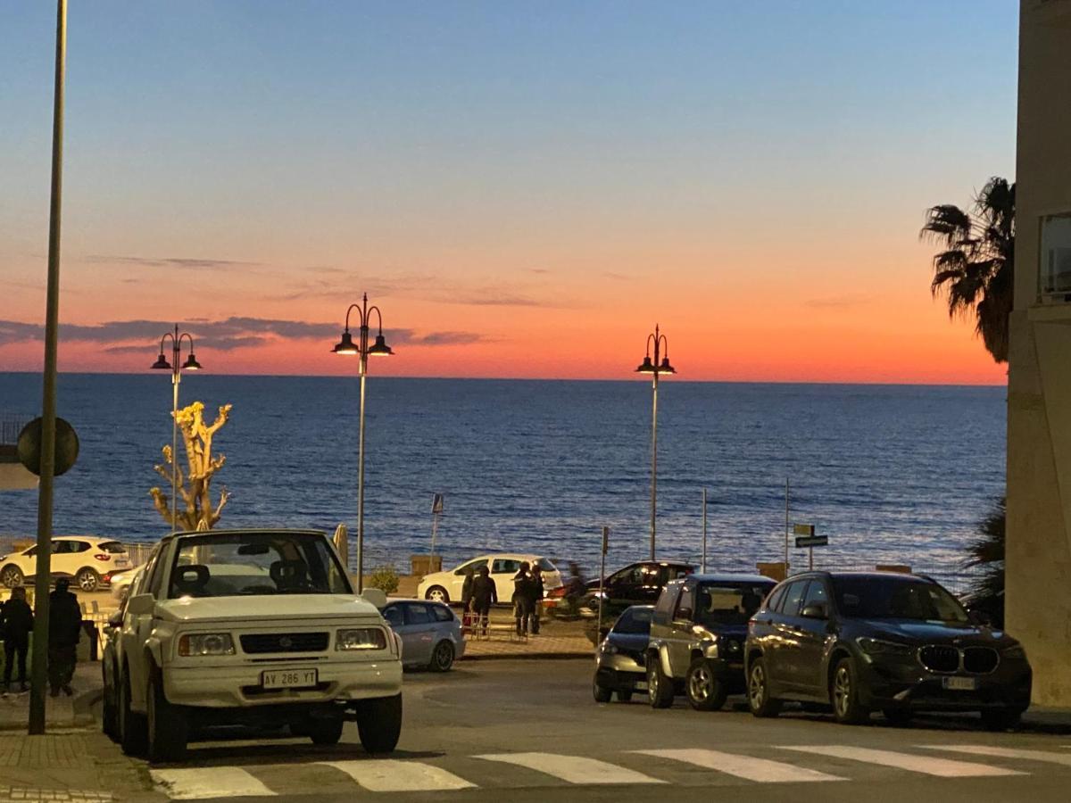 Appartamento Isola Catalana อาลเกโร ภายนอก รูปภาพ